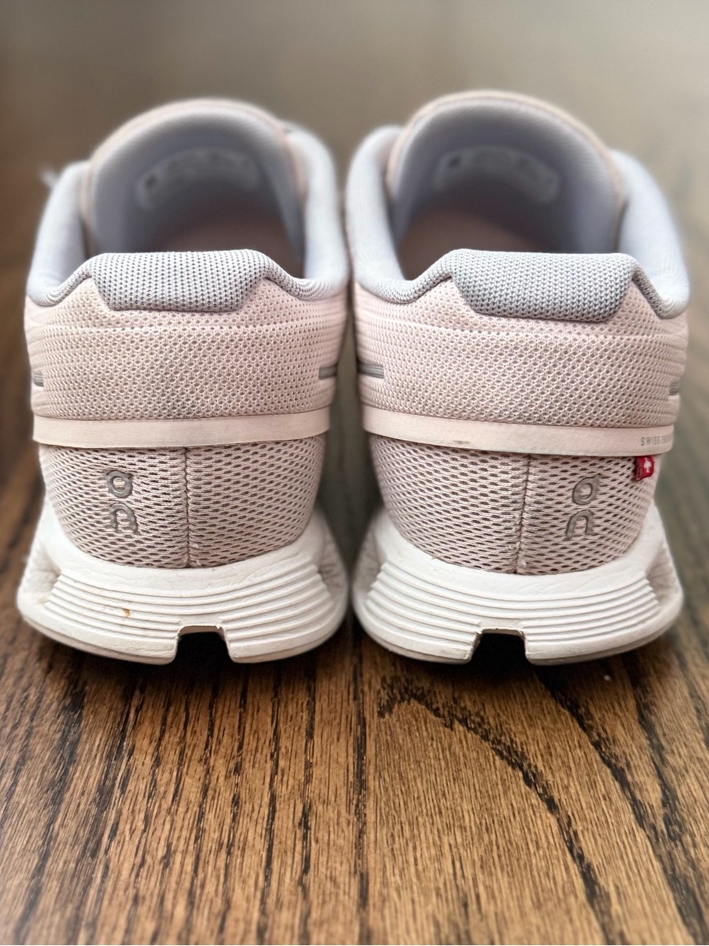 On Running Women's Sneakers in Light Pink and White - size 9 - Picture 6 of 9